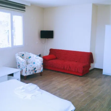 Karaburun Kayra Bed and Breakfast *